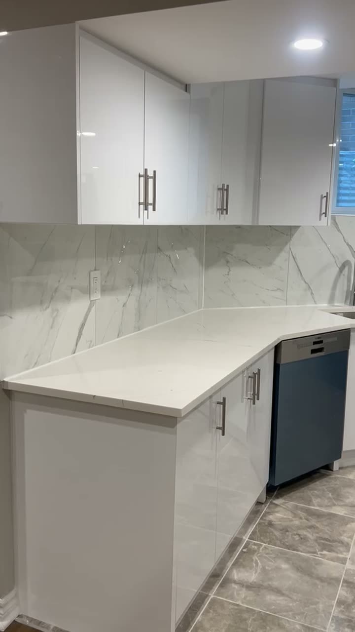 White Gloss Kitchen — Walkthrough