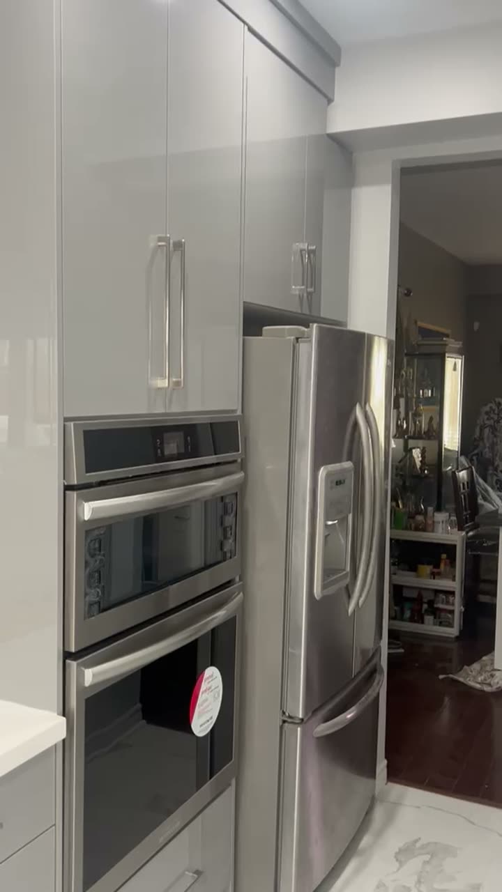 Grey Gloss Kitchen — Tour